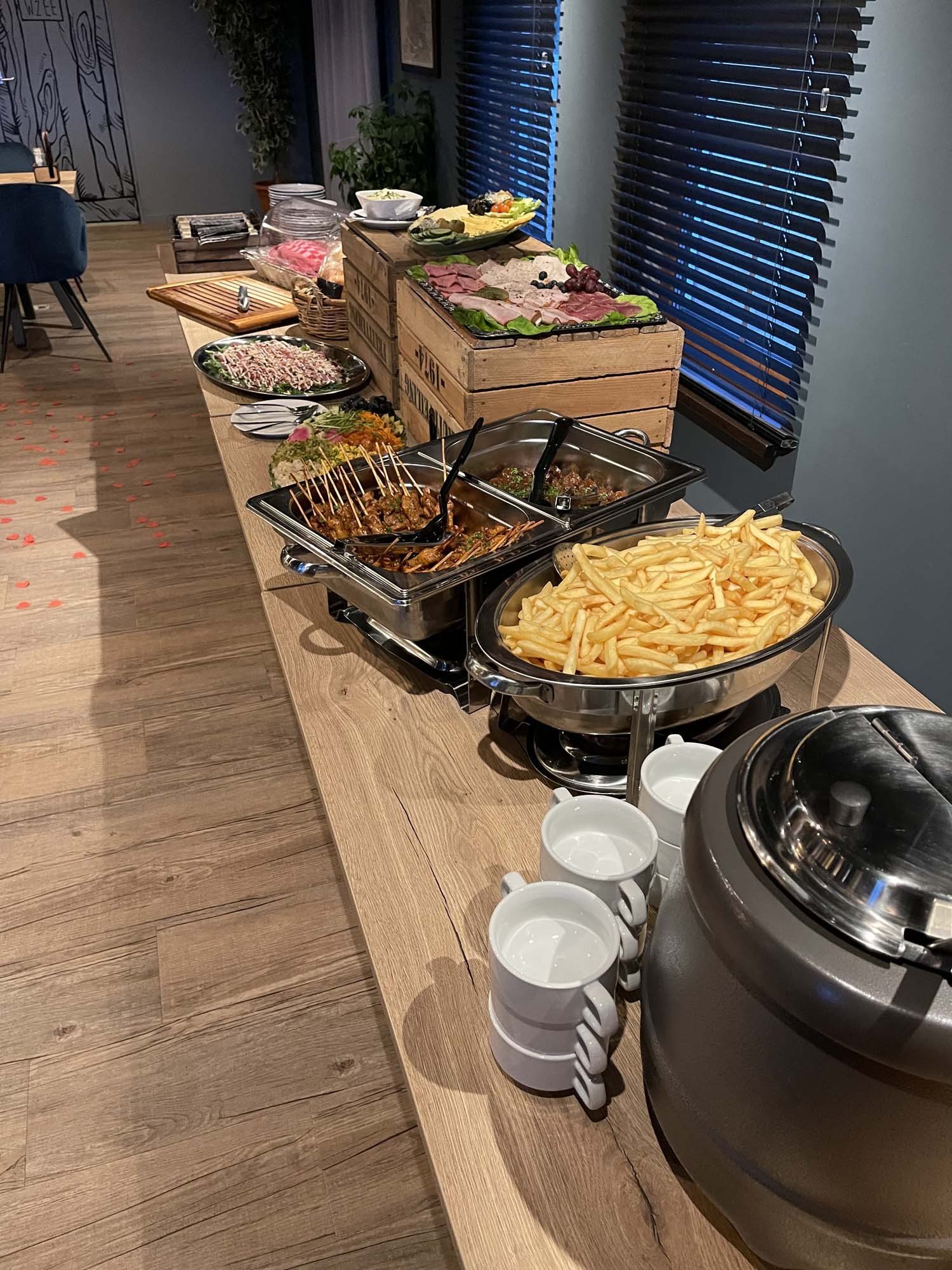 Warmes und kaltes Buffet