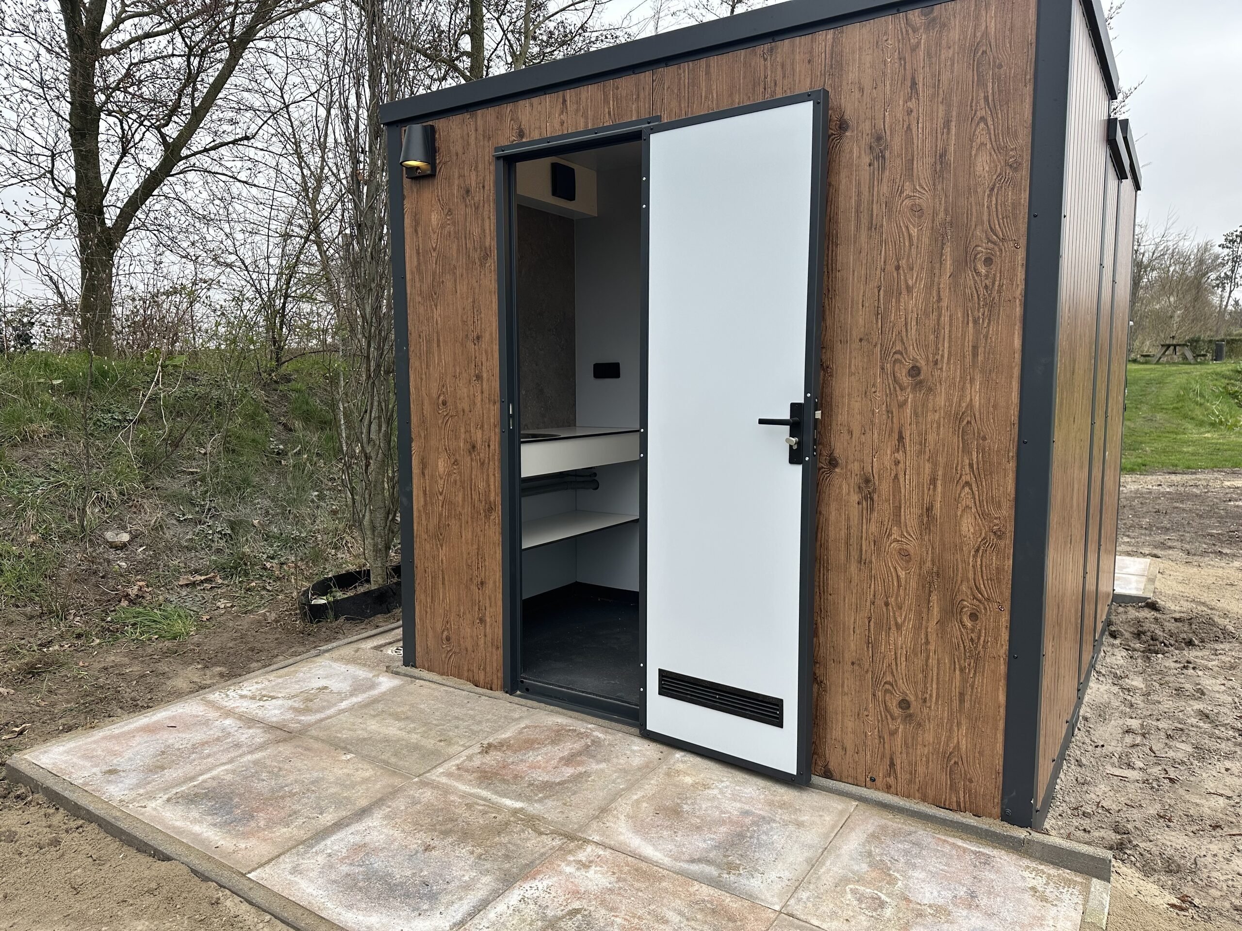 Stellplatz mit privater Sanitäranlage